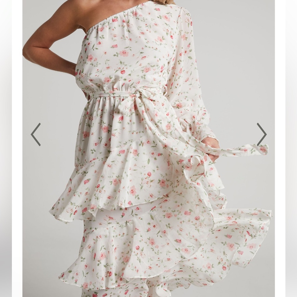 NWOT NBW Showpo One Shoulder Tiered Floral White Midi Dress - Picture 2 of 7